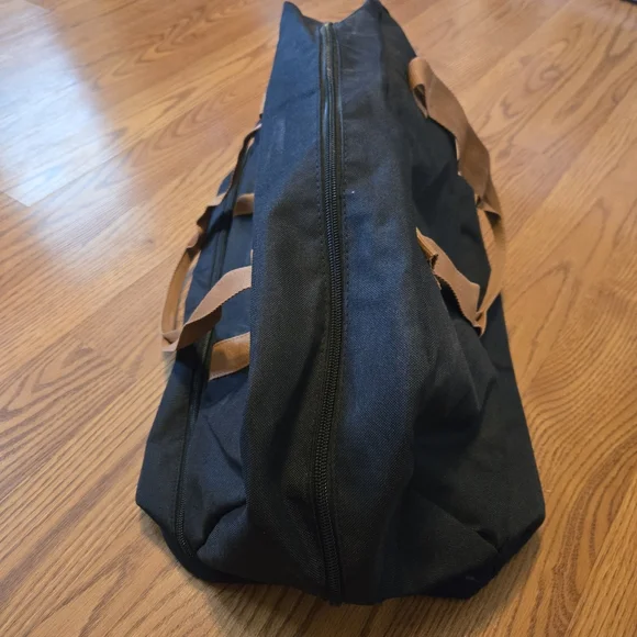 DSW Weekender Duffle Bag Black Tan Separte Shoe Compartment Gym Bag Travel Bag - Picture 7 of 15